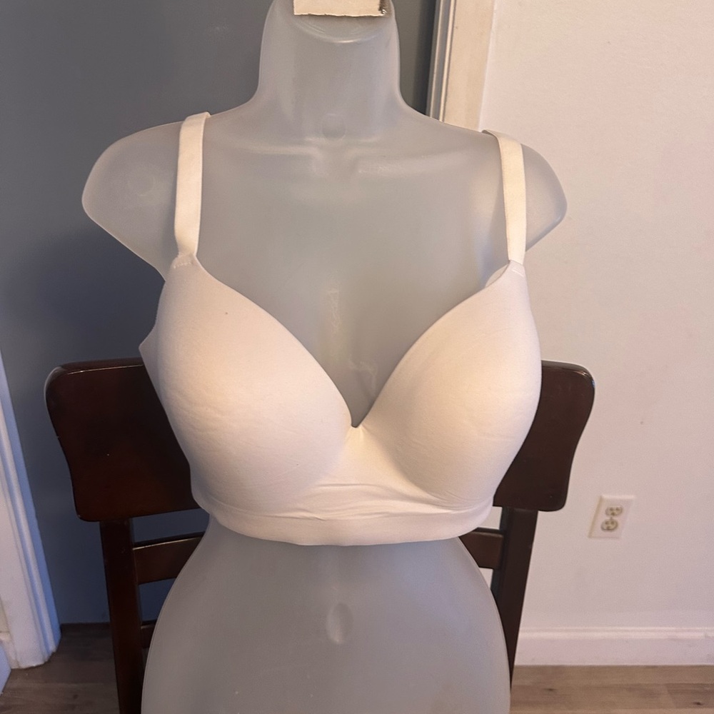 Soma White Seamless Padded Bra with Wide Straps